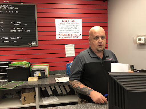 Truck Dealer «Peach State Freightliner Jefferson», reviews and photos, 1755 Dry Pond Rd, Jefferson, GA 30549, USA