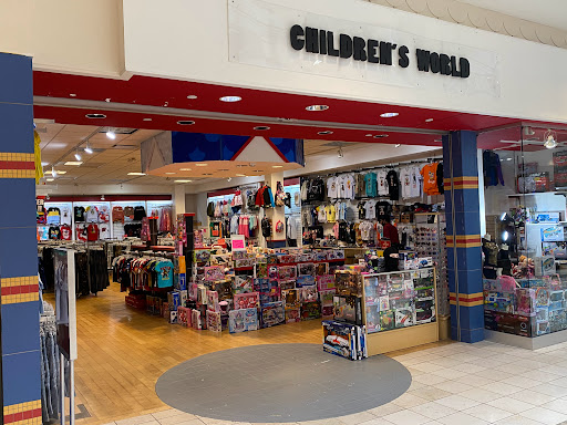 Shopping Mall «Four Seasons Town Centre», reviews and photos, 410 Four Seasons Town Centre, Greensboro, NC 27407, USA