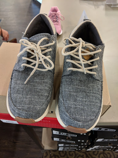 Shoe Store «DSW Designer Shoe Warehouse», reviews and photos, 1 Worcester Rd, Framingham, MA 01701, USA