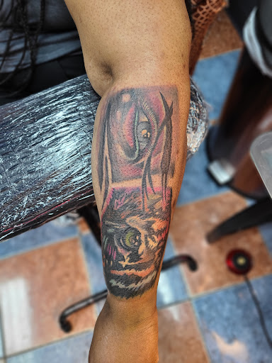 Tattoo Shop «CheBeesInkhouse Tattoo Parlor», reviews and photos, 6631 GA-42, Rex, GA 30273, USA