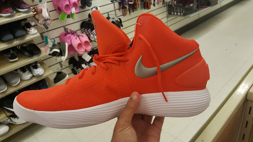 Shopping Mall «Plymouth Square Shopping Center», reviews and photos, 200 Ridge Pike, Conshohocken, PA 19428, USA