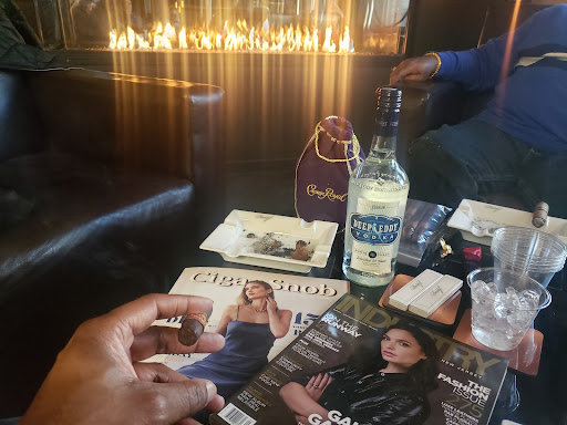 Tobacco Shop «Tobacco Shop», reviews and photos, 10 Chestnut St, Ridgewood, NJ 07450, USA