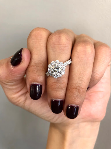 Jewelry Store «Jean Pierre Jewelers», reviews and photos, 21400 Ventura Blvd, Woodland Hills, CA 91364, USA