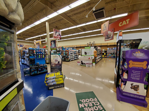 Pet Supply Store «Petco Animal Supplies», reviews and photos, 160 S Mannheim Rd #100, Hillside, IL 60162, USA