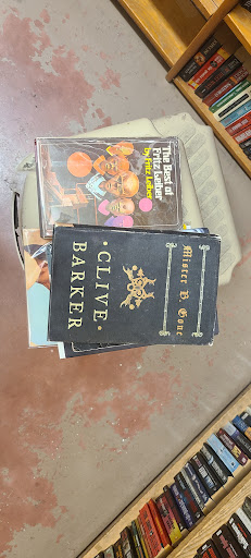 Book Store «Walden Pond Bookstore», reviews and photos, 3316 Grand Ave, Oakland, CA 94610, USA