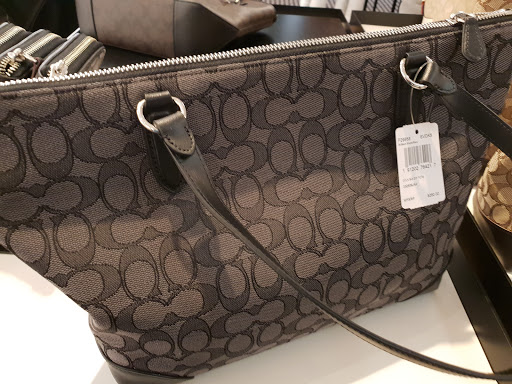 Store «Coach», reviews and photos, 8375 Arroyo Cir A059, Gilroy, CA 95020, USA