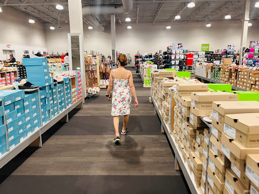 Shoe Store «DSW Designer Shoe Warehouse», reviews and photos, 7555 W Bell Rd, Peoria, AZ 85382, USA