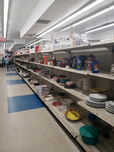 Thrift Store «Park Avenue Thrift», reviews and photos, 1021 Jesse Jewell Pkwy, Gainesville, GA 30501, USA