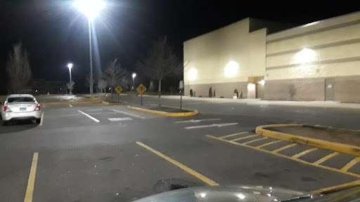 Movie Theater «Cinemark - Theatre Buckland Hills 18 + IMAX», reviews and photos, 99 Redstone Rd, Manchester, CT 06042, USA