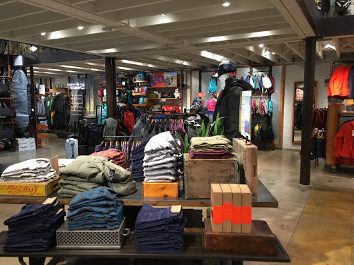 Clothing Store «Patagonia Santa Monica», reviews and photos, 1344 4th St, Santa Monica, CA 90405, USA
