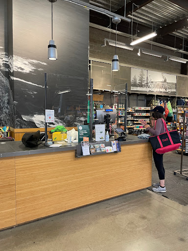 Camping Store «REI», reviews and photos, 2700 Seaglass Way, Oxnard, CA 93036, USA