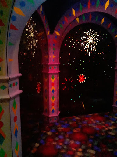 Tourist Attraction «Amazing Mirror Maze», reviews and photos, 353 N E Ct, Bloomington, MN 55425, USA