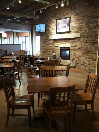 Dry Cleaner «Sheldon Cleaners», reviews and photos, 3000 Breton Rd SE, Kentwood, MI 49512, USA