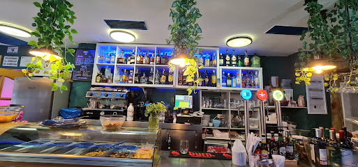 Bar Restaurante El Madroño - Av. de Ntra. Sra. de Fátima, 55, 28047 Madrid, Spain