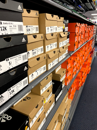 Sporting Goods Store «Big 5 Sporting Goods», reviews and photos, 18621 Main St, Huntington Beach, CA 92648, USA