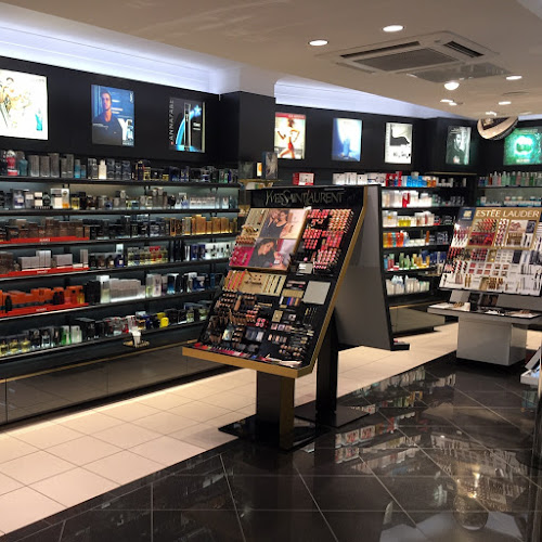 Beoordelingen van Beauty Parfumerie Jambes in Hoei - Cosmeticawinkel
