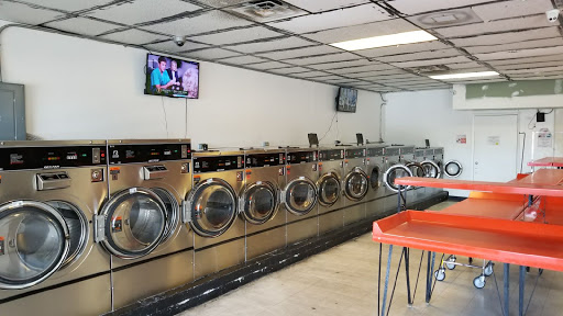 Laundromat «A Laundromat of Merritt Island ( 24 HR COIN LAUNDRY )», reviews and photos, 490 N Courtenay Pkwy, Merritt Island, FL 32953, USA