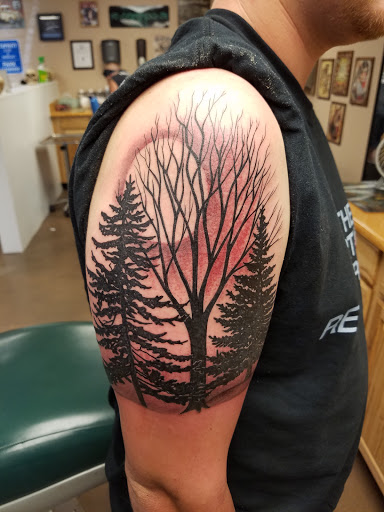 Tattoo Shop «Roadhouse Tattoos & Body Piercing», reviews and photos, 323 N Main St, Holland, NY 14080, USA