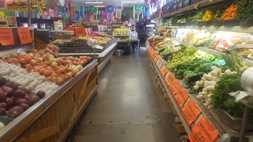 Mexican Grocery Store «La Huerta Mexican & Latin Market», reviews and photos, 405 E Smith St, Kent, WA 98030, USA