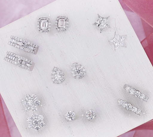 Jewelry Store «R & R Jewelers», reviews and photos, 26 W 47th St, New York, NY 10036, USA