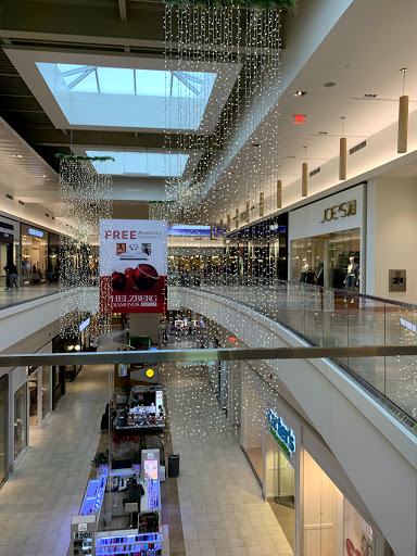 Clothing Store «Burberry Outlet», reviews and photos, 5220 Fashion Outlets Way, Rosemont, IL 60018, USA