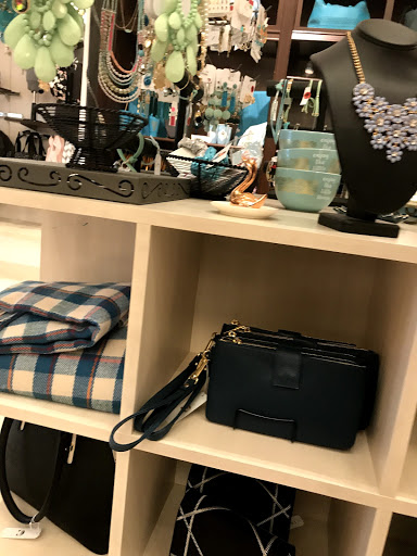 Fashion Accessories Store «Charming Charlie», reviews and photos, 5175 Deerfield Blvd, Mason, OH 45040, USA