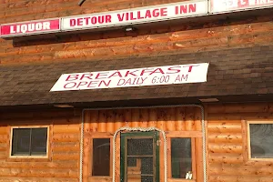 De Tour Village Inn image