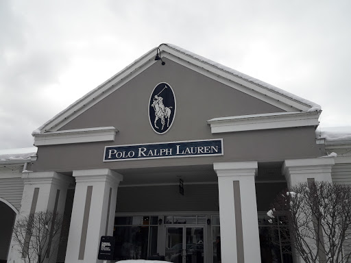 Shopping Mall «Lee Premium Outlets», reviews and photos, 17 Premium Outlet Blvd, Lee, MA 01238, USA