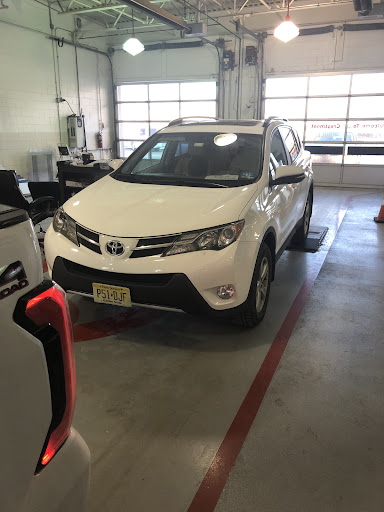 Toyota Dealer «Crestmont Toyota», reviews and photos, 730 NJ-23, Pompton Plains, NJ 07444, USA