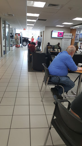 Car Dealer «Hall Nissan Virginia Beach», reviews and photos, 3757 Bonney Rd, Virginia Beach, VA 23452, USA