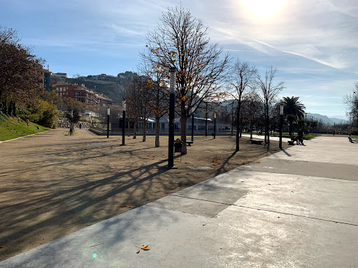 Información y opiniones sobre La carpa del parque de Cuarte De Huerva