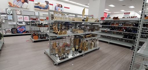 Clothing Store «Burlington Coat Factory», reviews and photos, 275 Main St #4, White Plains, NY 10601, USA