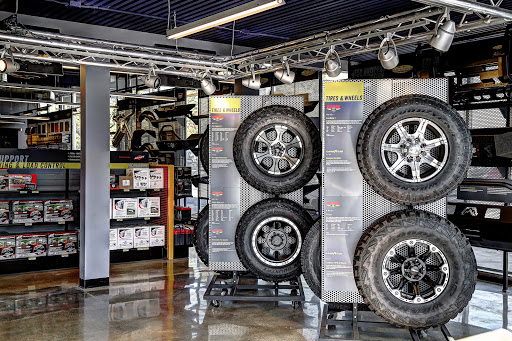 Truck Accessories Store «4 Wheel Parts Performance Center», reviews and photos, 550 W San Carlos St, San Jose, CA 95126, USA