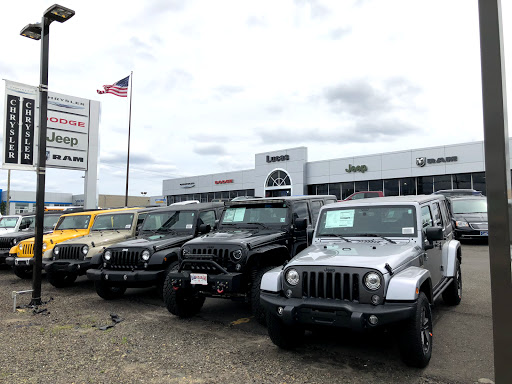 Car Dealer «Lucas Chrysler Jeep Dodge RAM», reviews and photos, 1624 NJ-38, Lumberton, NJ 08048, USA