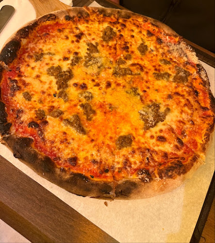 Al Forno Pizzeria - Pizza