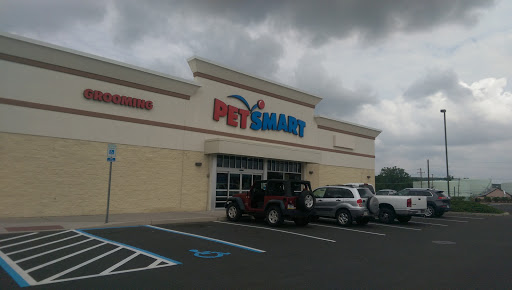 Pet Supply Store «PetSmart», reviews and photos, 157 Levittown Pkwy B, Levittown, PA 19055, USA