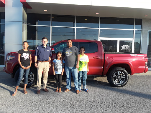 Toyota Dealer «Toyota of Hopkinsville», reviews and photos, 4395 Fort Campbell Blvd, Hopkinsville, KY 42240, USA