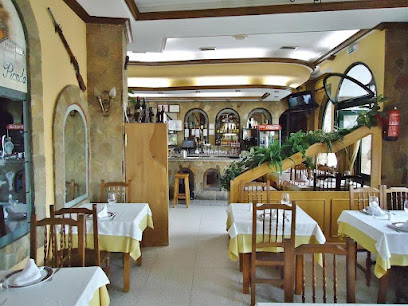 Restaurante Parrillada La Ronda - Travesía Av. Fisterra 1, 15142 Arteixo, A Coruña, Spain
