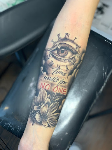 Explore alien tattoo ideas, creative tattoo ideas in Kansas City, available at Black Stone Tattoos