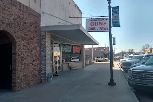 Discount Video & Guns image