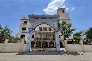 Shri Ambejogai Bhakta Niwas Nyas image