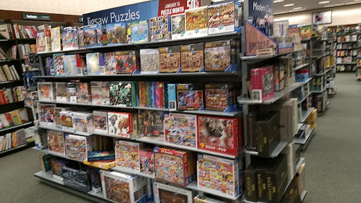 Book Store «Barnes & Noble», reviews and photos, 444 Broadway, Saugus, MA 01906, USA
