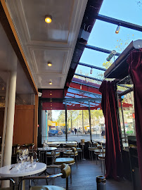 Atmosphère du Restaurant français Abstinence - Restaurant & Bar à Vin Vinyle à Paris - n°5