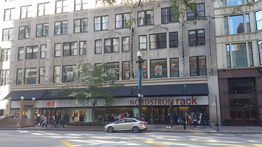 Department Store «Nordstrom Rack The Shops at State and Washington», reviews and photos, 24 N State St, Chicago, IL 60602, USA