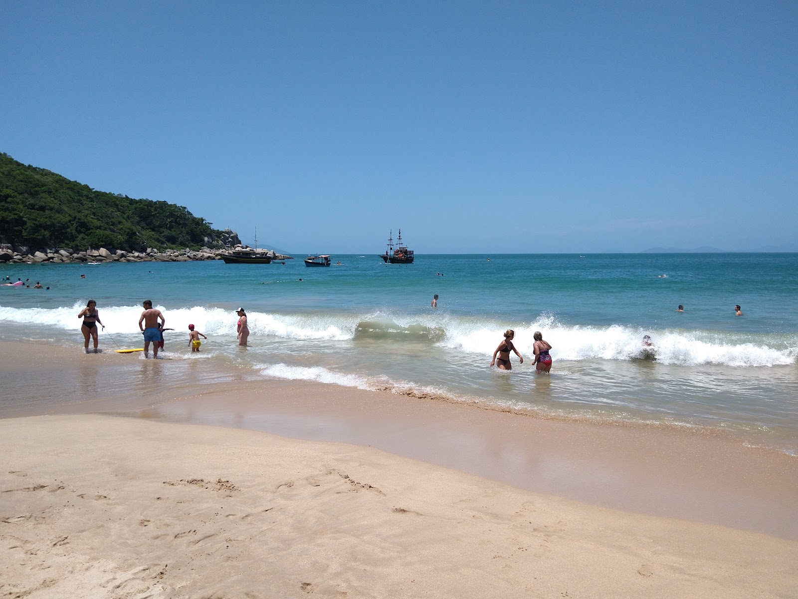 Valokuva Praia da Tainhaista. puhtaustasolla korkea