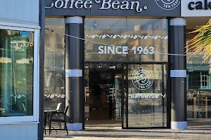 The Coffee bean and tea leaf image