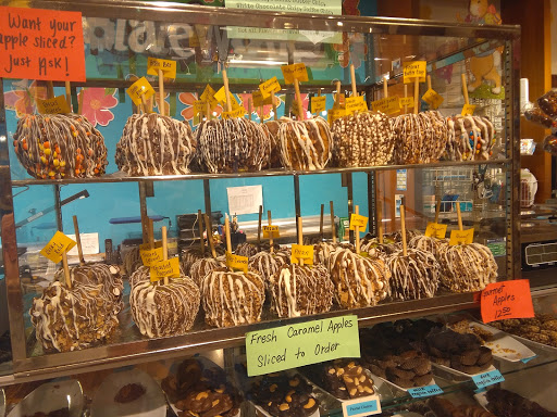 Shopping Mall «The Crossings Premium Outlets», reviews and photos, 1000 Premium Outlets Dr, Tannersville, PA 18372, USA