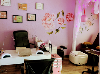 Fleur De Pink Beauty Lounge