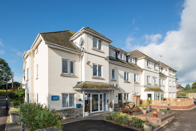 Reviews of Barchester - Cadbury Hall Care Home in Bristol - Retirement home