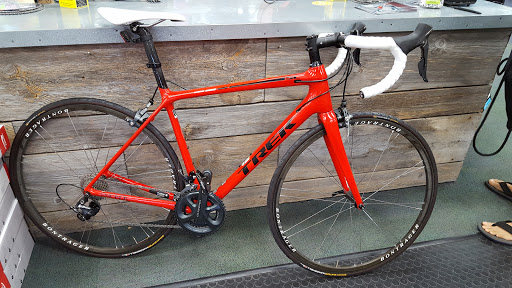 Bicycle Repair Shop «Bike World in Alamo Heights», reviews and photos, 5911 Broadway St, Alamo Heights, TX 78209, USA